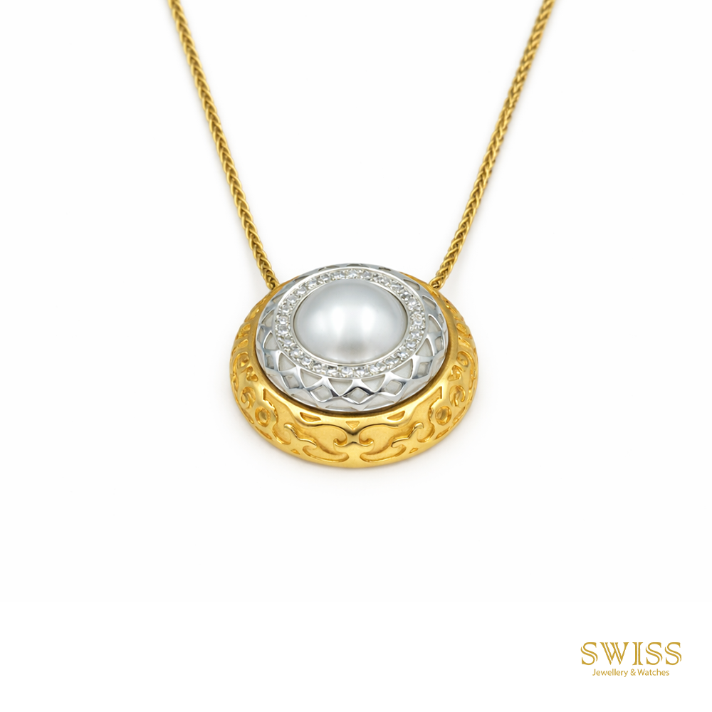 Carrera y Carrera Pearl Diamond Medallion Necklace 1016635