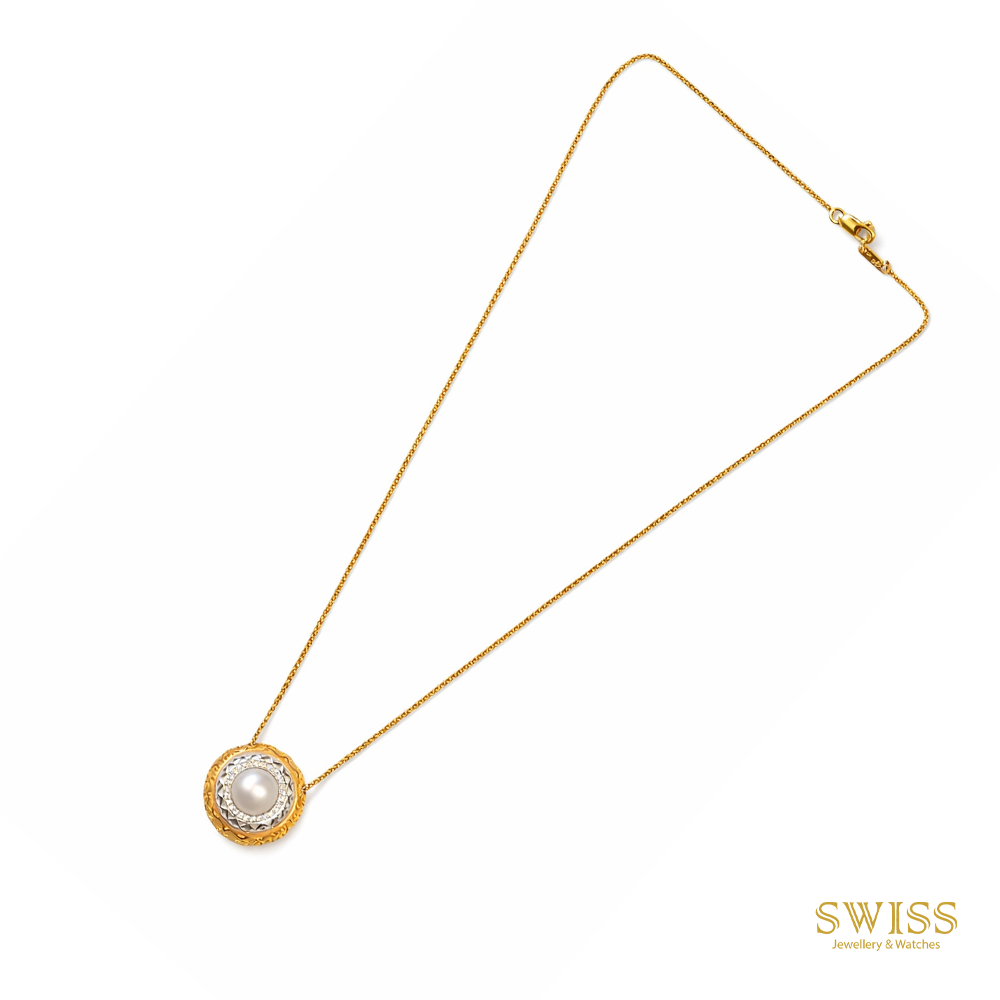 Carrera y Carrera Pearl Diamond Medallion Necklace 1016635